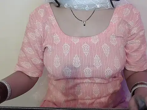 Snapshot of AMBIKA-MISHRA99 chatting on 11/02/25, 02:36 AMBIKA-MISHRA99 online show from 11/02/25, 02:36