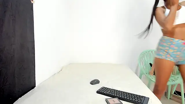 Vicky Freedom online show from 04/06/26, 05:52