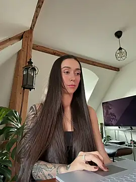 emiliasommer online show from 06/12/26, 05:01