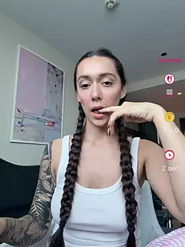 emiliasommer online show from 06/19/26, 03:49