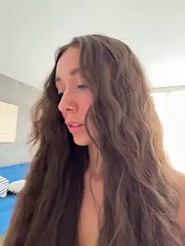 emiliasommer online show from 08/03/26, 07:39