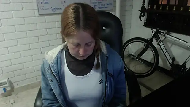 ViioletaMora online show from 02/23/25, 12:51