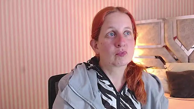 ViioletaMora online show from 03/15/25, 10:22