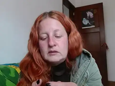 ViioletaMora online show from 10/18/25, 08:42