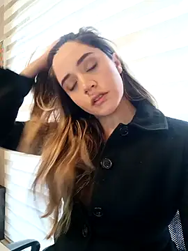 maliciaworld online show from 12/17/24, 09:16