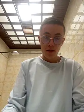 Snapshot of Elian_Cooper chatting on 02/11/25, 03:18 Elian Cooper online show from 02/11/25, 03:18