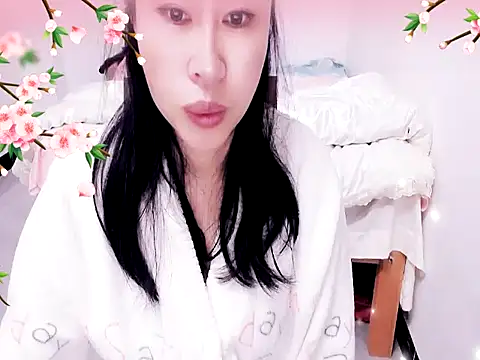 Snapshot of xiaoxuer chatting on 02/16/25, 04:53 xiaoxuer online show from 02/16/25, 04:53
