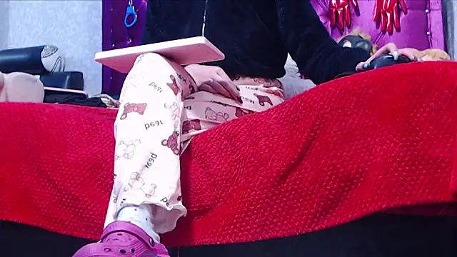 AyshaScott online show from 12/22/25, 12:46