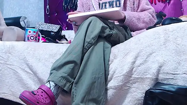 AyshaScott online show from 04/06/26, 01:01