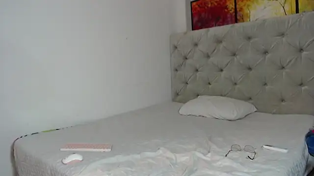 Melody phillips2 online show from 01/19/25, 10:06