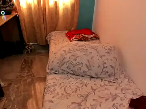 Snapshot of MonicaGarcia_ chatting on 01/07/25, 05:09 MonicaGarcia online show from 01/07/25, 05:09