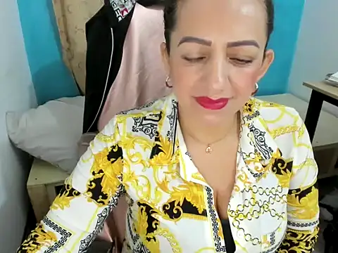 Snapshot of MonicaGarcia_ chatting on 02/14/25, 10:38 MonicaGarcia online show from 02/14/25, 10:38