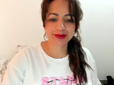 Snapshot of MonicaGarcia_ chatting on 02/24/25, 06:26 MonicaGarcia online show from 02/24/25, 06:26