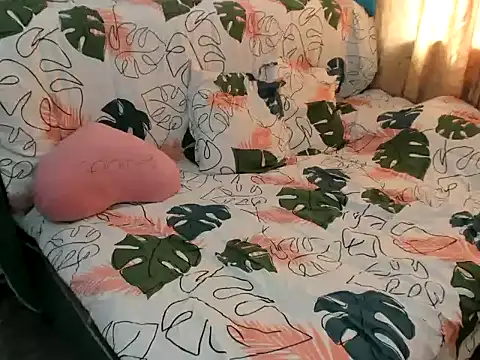 Snapshot of MonicaGarcia_ chatting on 09/23/25, 02:53 MonicaGarcia online show from 09/23/25, 02:53