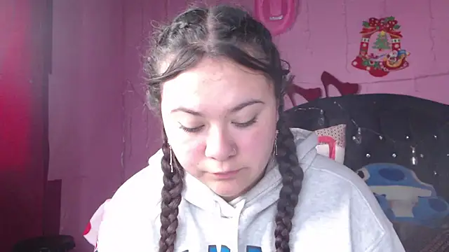 NikkiRous  online show from 02/17/25, 04:04