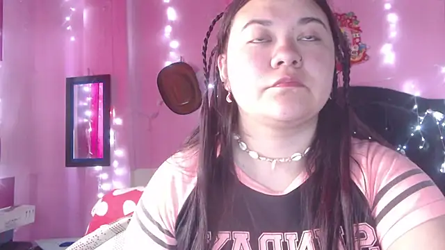 NikkiRous  online show from 11/11/25, 12:49