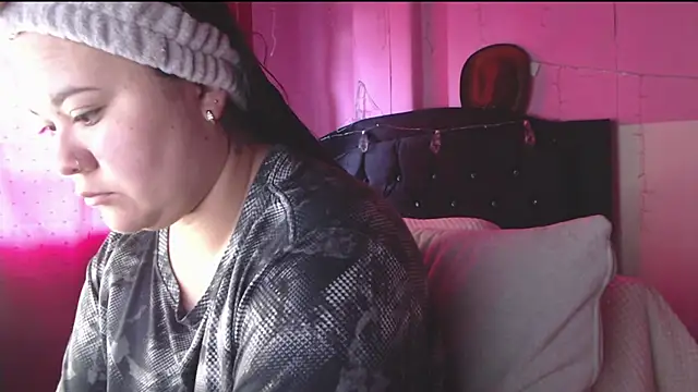 NikkiRous  online show from 04/07/26, 01:00