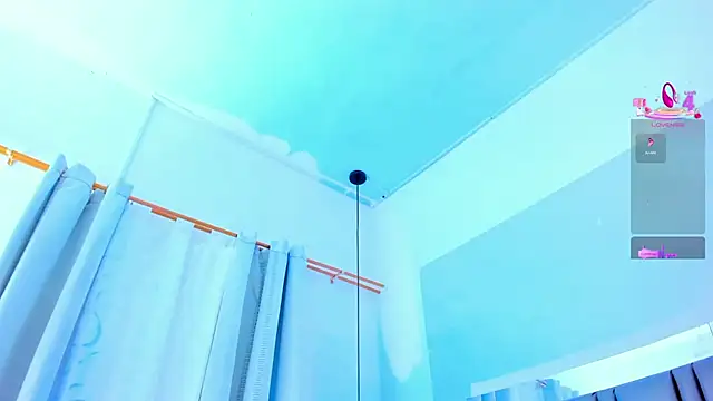 Snapshot of Emily_Gil1 chatting on 10/11/25, 03:54 Emily Gil1 online show from 10/11/25, 03:54