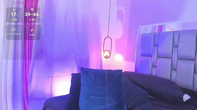 Emily Gil1 online show from 12/21/25, 05:47