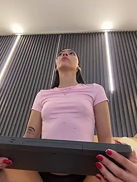 Ema azel online show from 04/05/26, 01:52