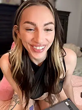 BrattyBae xo online show from 05/19/26, 04:46