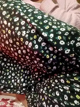 Snapshot of Im_Cute chatting on 01/07/25, 06:24 Im Cute online show from 01/07/25, 06:24