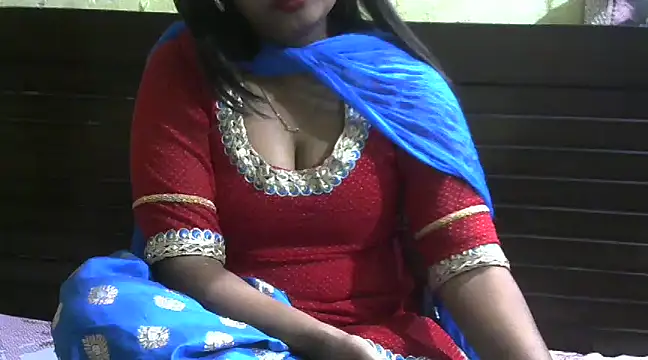 Snapshot of Im_Cute chatting on 02/14/25, 06:29 Im Cute online show from 02/14/25, 06:29