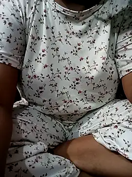 Snapshot of Im_Cute chatting on 10/08/25, 07:55 Im Cute online show from 10/08/25, 07:55