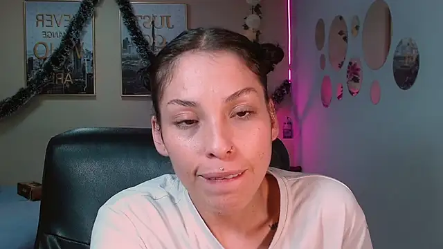 Snapshot of KokoAndRin chatting on 12/20/24, 11:16 KokoAndRin online show from 12/20/24, 11:16