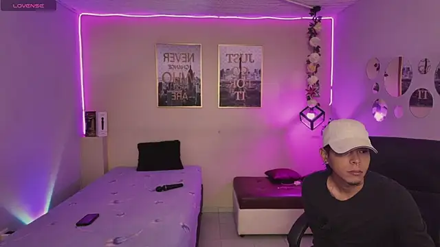 Snapshot of KokoAndRin chatting on 02/09/25, 03:45 KokoAndRin online show from 02/09/25, 03:45