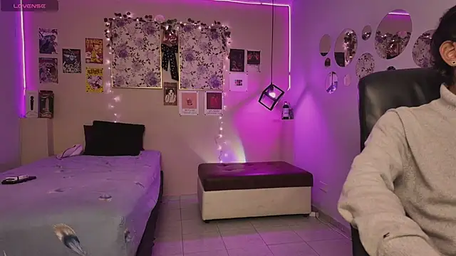 Snapshot of KokoAndRin chatting on 02/11/25, 07:05 KokoAndRin online show from 02/11/25, 07:05