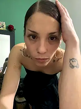 Snapshot of KokoAndRin chatting on 11/07/25, 08:31 KokoAndRin online show from 11/07/25, 08:31