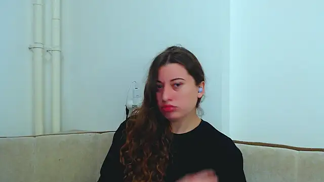 Helen Adams  online show from 02/05/25, 05:20