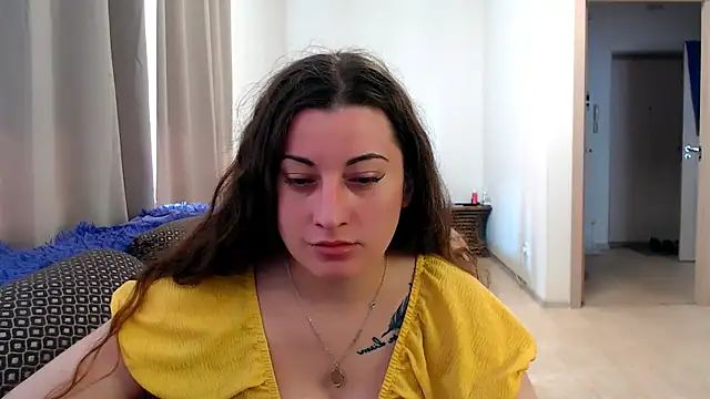 Snapshot of Helen_Adams_ chatting on 05/20/26, 06:08 Helen Adams online show from 05/20/26, 06:08