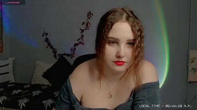 Snapshot of Crystal_Chris chatting on 02/08/25, 06:43 Crystal Chris online show from 02/08/25, 06:43