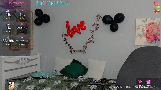 Snapshot of Crystal_Chris chatting on 02/26/25, 03:08 Crystal Chris online show from 02/26/25, 03:08