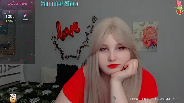 Snapshot of Crystal_Chris chatting on 03/05/25, 08:42 Crystal Chris online show from 03/05/25, 08:42