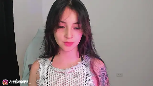 Snapshot of annie_mora chatting on 01/24/25, 02:39 annie mora online show from 01/24/25, 02:39
