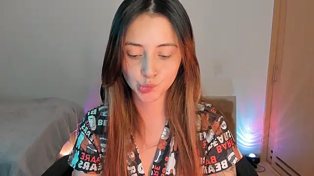 Snapshot of annie_mora chatting on 10/09/25, 03:04 annie mora online show from 10/09/25, 03:04