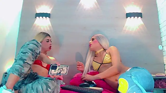 Daniela Pink  online show from 02/15/25, 11:47