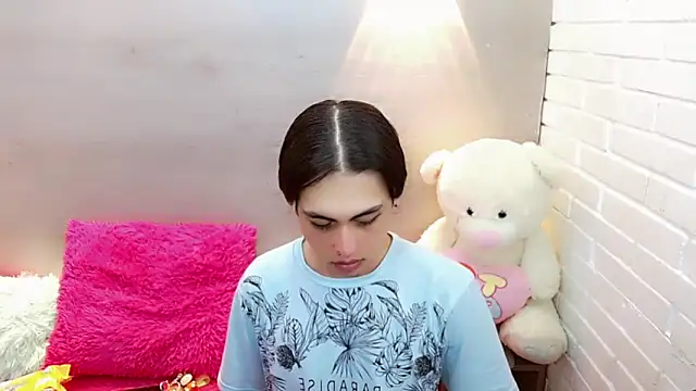 Daniela Pink  online show from 10/04/25, 08:07