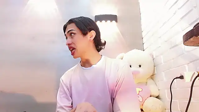 Daniela Pink  online show from 10/17/25, 08:00