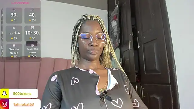 Tahira 21  online show from 07/21/26, 07:49