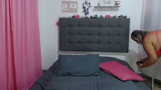 LenaDIaz online show from 10/11/25, 11:58