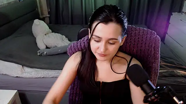 KiraYammy online show from 12/27/24, 10:16