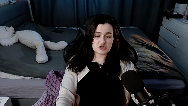 KiraYammy online show from 01/04/25, 10:24