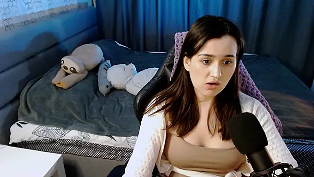 KiraYammy online show from 02/06/25, 05:09