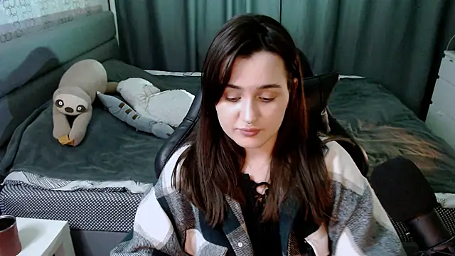 KiraYammy online show from 02/14/25, 05:57