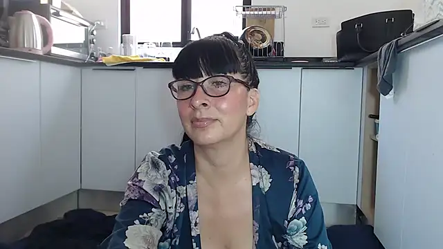 HellenLatin online show from 05/10/26, 05:07