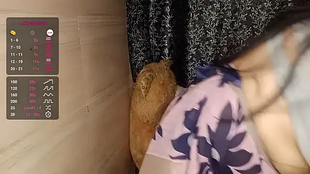 shuhana  online show from 02/15/25, 03:52